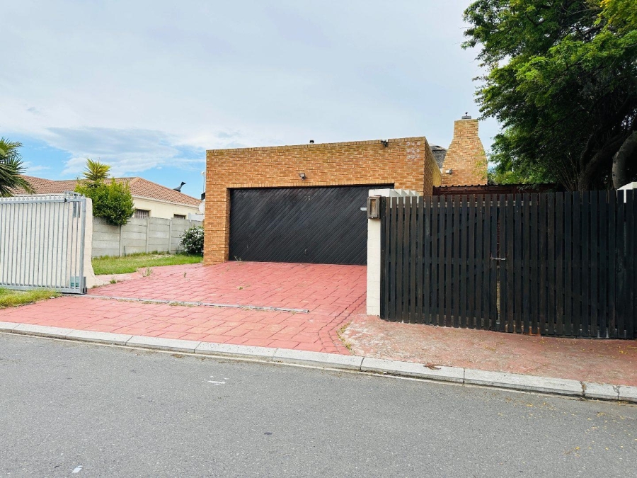 3 Bedroom Property for Sale in Parklands Western Cape